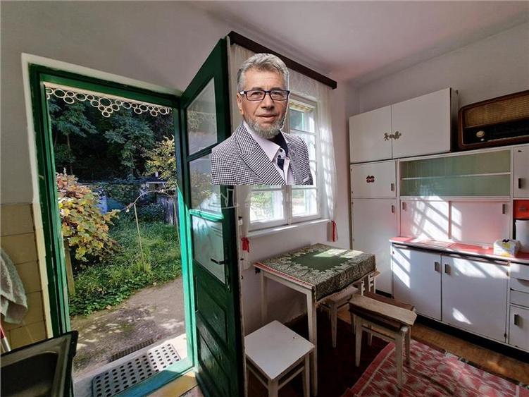 Resita Casa 5 Cam D-P-Etj.1 si Curte