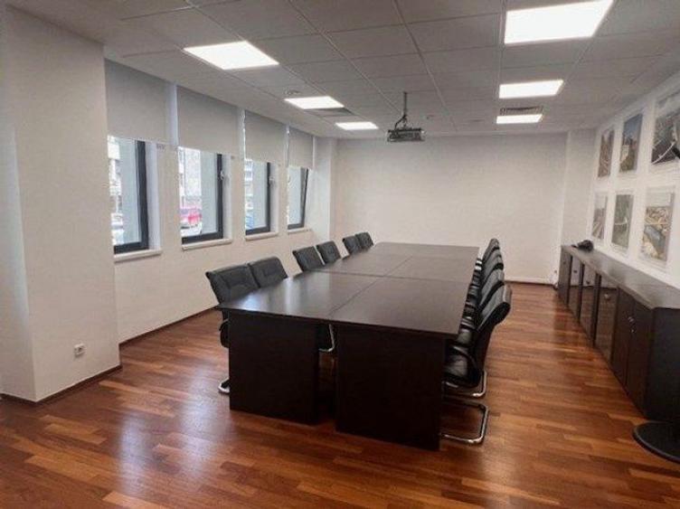 Spatiu Birouri diverse suprafete Piata Victoriei 11 Euro / mp