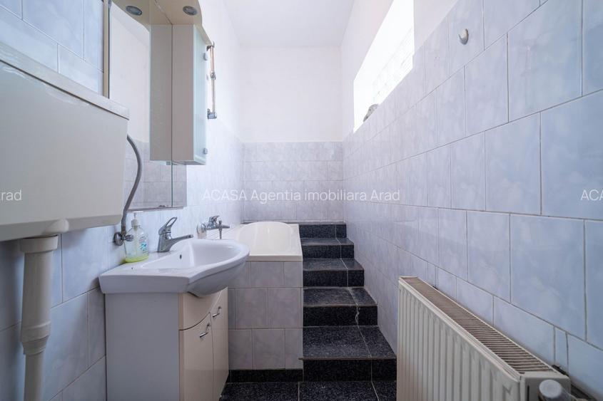 Casa 5 camere - teren 688 mp - Parneava - COMISION 0 - 7