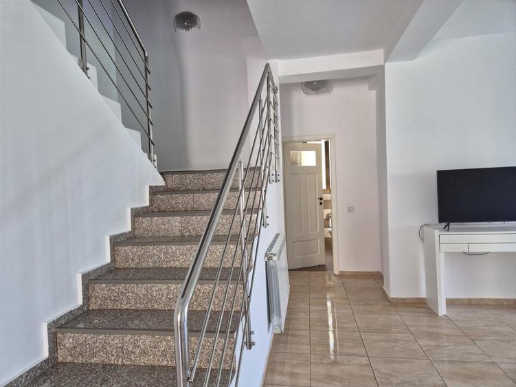 Vilă de lux, P+E, zona Lazu