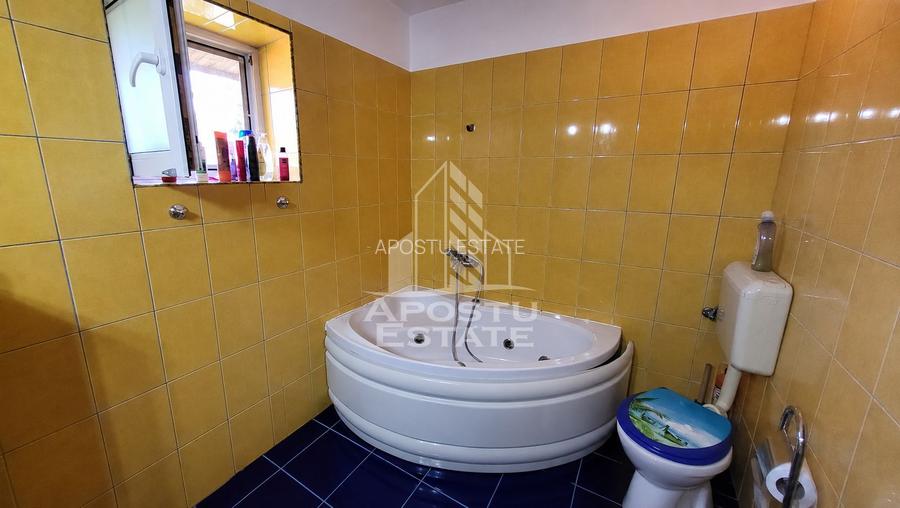 Casa individuala,4 camere,2 bai,garaj,Calea Aradului - 26