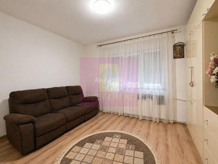 Vanzare apartament 2camere- zona Decebal