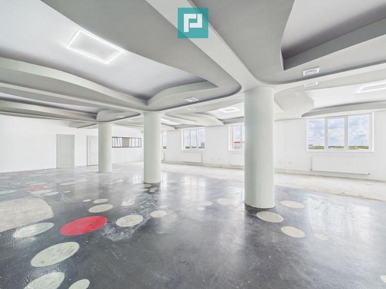 Clădire P+E cu parcare si platformă betonată 700mp