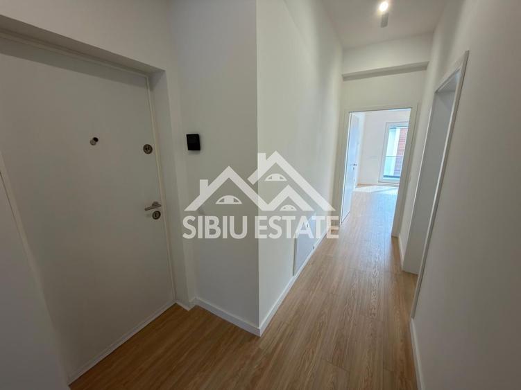 Apartament 2 camere cu balcon de 7.29 mp, aer conditionat