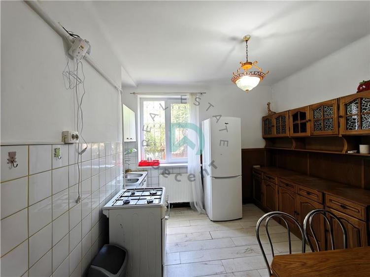 Închiriez 2 camere, Brasovul vechi