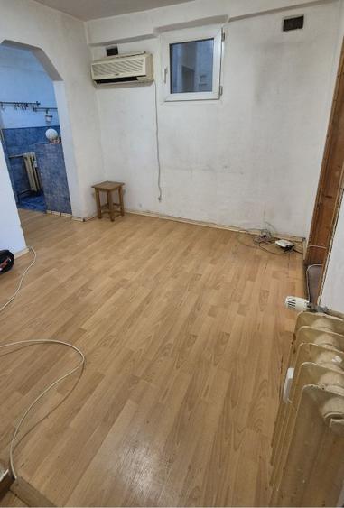 Apartament 2 camere, decomandat - vanzare