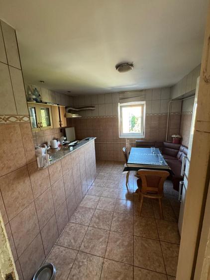 Apartament 3 camere decomandate, et 4 , Craiovita Noua