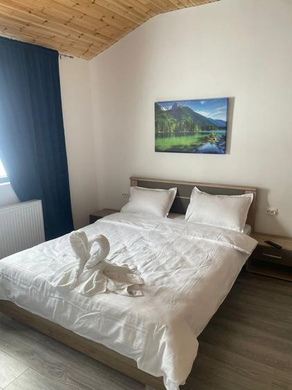 VAND COMPLEX TURISTIC IN BRAN LANGA PARTIA DE SCHI ZANOAGA