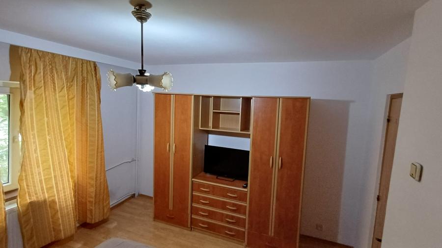 Apartament 2 camere, str. Dunavat, et. 3/4