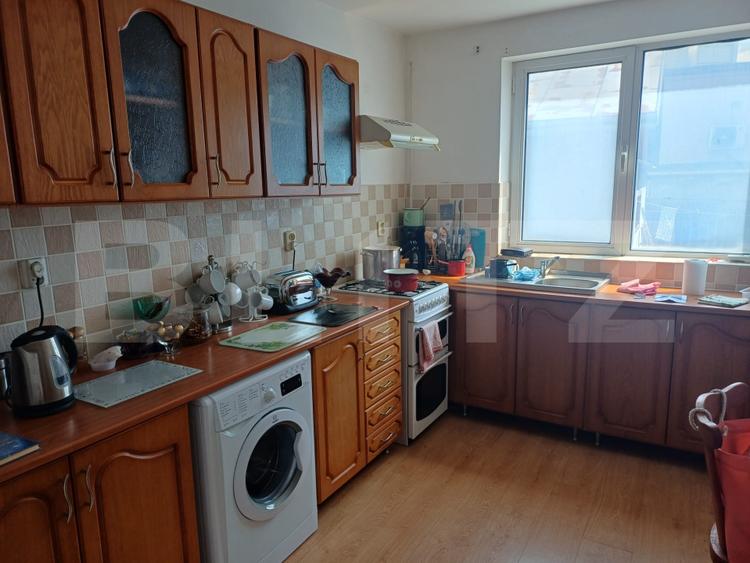 Casă cu 9 camere, mobilată și utilată, 396 mp, Suceava