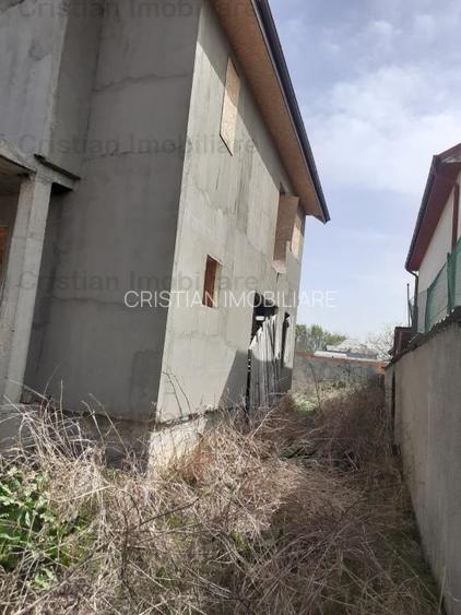 VILA P+1+M LA GRI 168mp utili Cazasu Caramida Teren 375 mp - 2