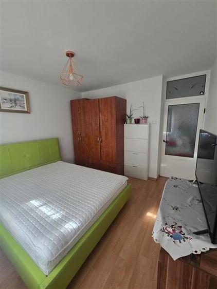 Apartament 3 camere  de vanzare  Tg Cucu - Podul de Fier,