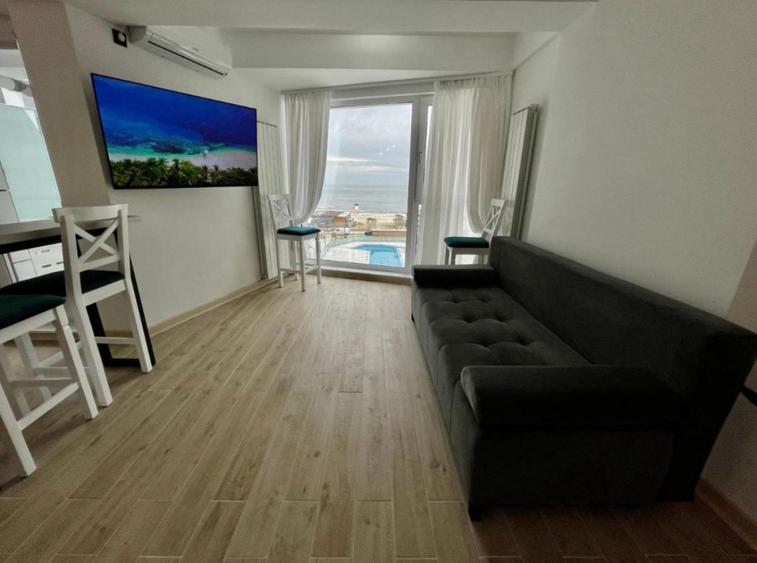 Studio Alezzi Infinity