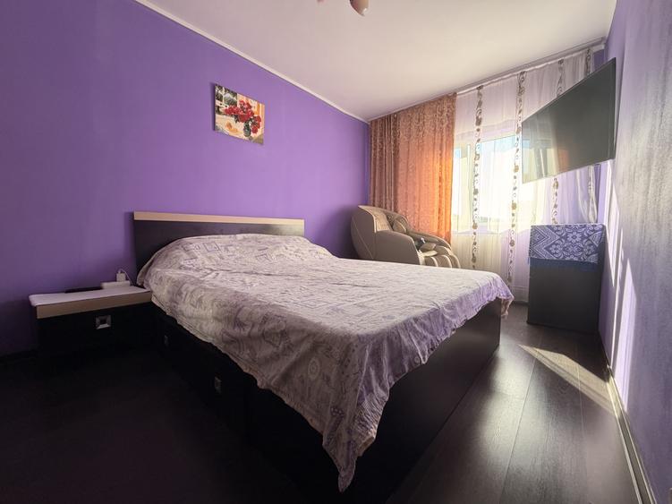 Apartament 4 camere, decomandat mp '70 utili, boxa, 10 mp cu CF etaj 3-Soarelui