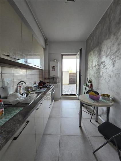 3 CAMERE + CURTE SI LOC PARCARE SECTOR 1 CHITILEI MALL COLOSSEUM