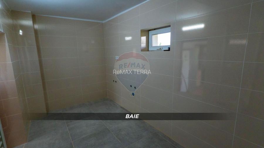 Casa si teren de vazare in Miresu Mare, oferta speciala - 11
