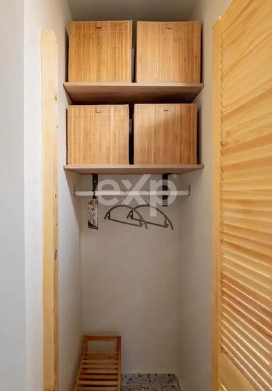 De vânzare apartament 2 camere decomandate, Zona Tic-tac, et. 1/4, Constanta