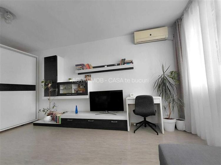 2 camere - decomandat - Str Trestiana - Tineretului - 3 min de Metrou si Parc - 3