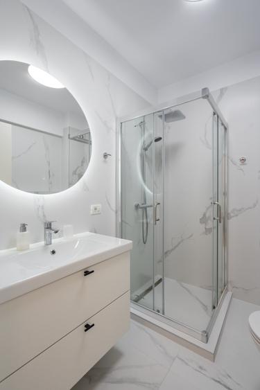 Apartament la prima inchiriere + parcare + garaj