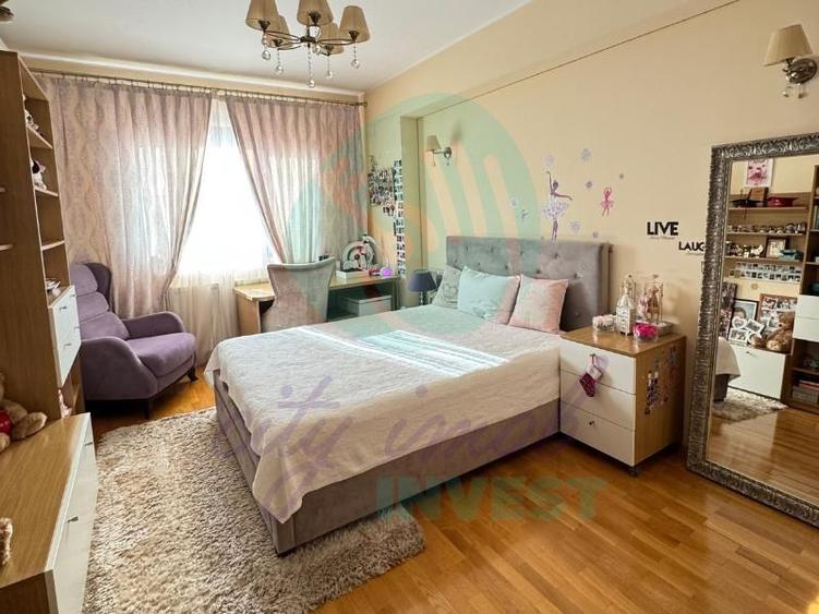 Apartament 4 camere cu garaj
