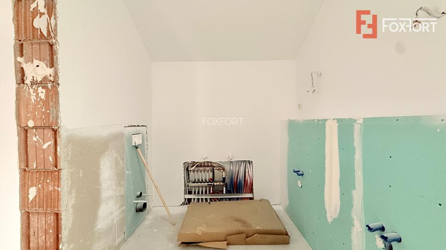 Duplex despartit, de vanzare 4 camere - curent trifazic - Mosnita Veche - 16