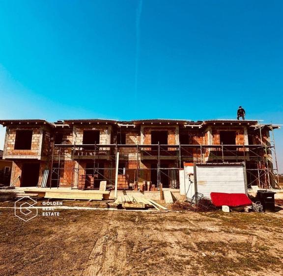 Casă insiruită cu 3 camere - Calea Urseni, Giroc