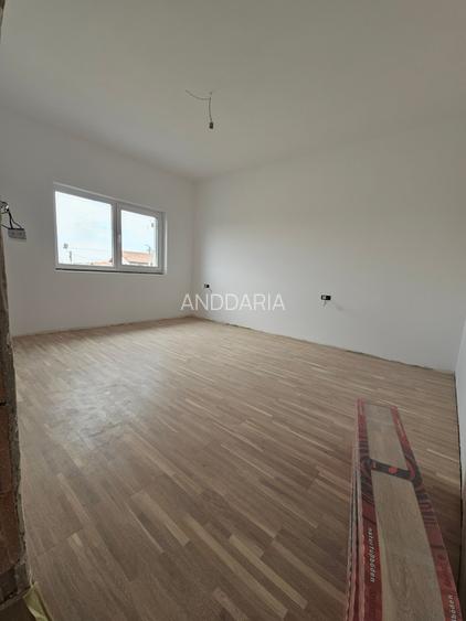 Duplex P+E in Mosnita despartit prin garaj - 9