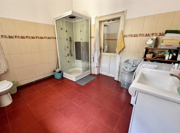 Apartament 6 Camere / Curte Privata | Centrul Istoric/ COMISION 0 - 36