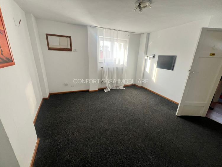 Calarasilor- Piata Muncii, vila 8 camere singur curte si teren 197 mp - 11