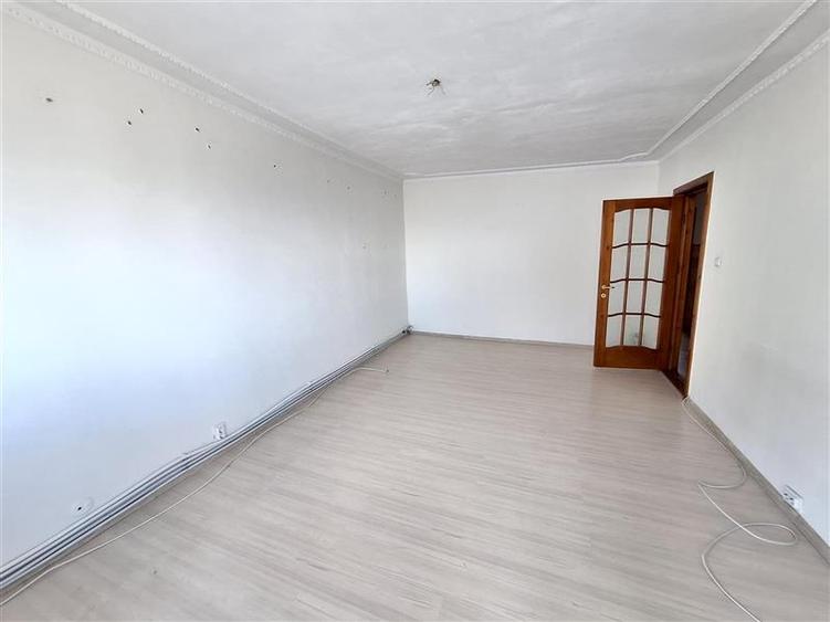 Apartament 3 camere decomandat , zona Nord-Bacau