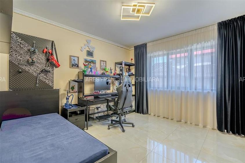 PIPERA - EROU IANCU NICOLAE,VILA ,9 CAMERE,504 MP MP,TEREN 800 MP,PISCINA - 16