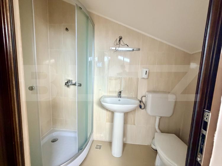 Apartament cu scara interioara 5 camere,4 bai,2 balcoane,zona Cetate