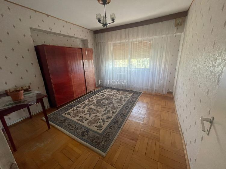 Apartament cu 3 camere decomandat, etajul 3/8, zona Cug - 2