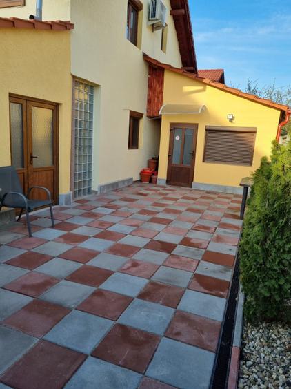 Giroc - Casa individuala cu 3 dormitoare si garaj