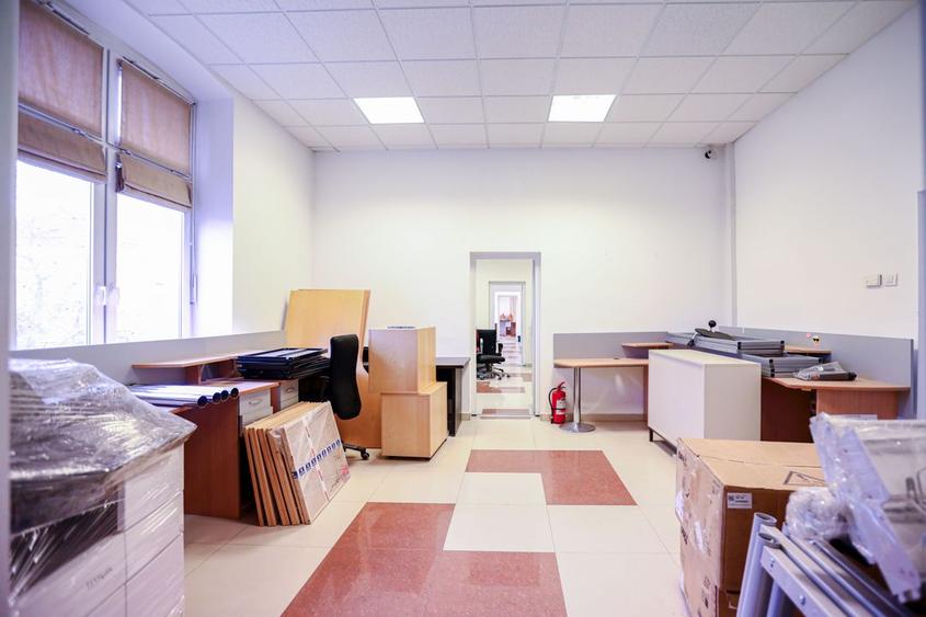 Infrastructură Premium pentru Afaceri IT - Disponibilă Acum