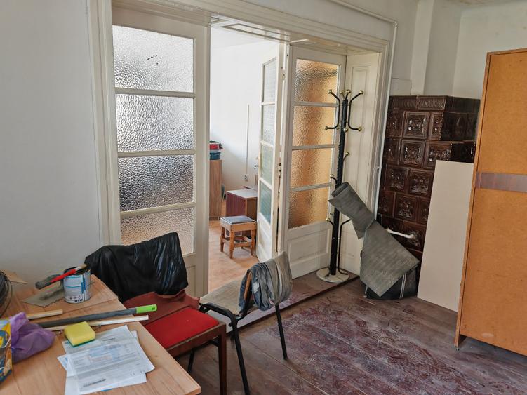 Casa 4 camere libera la vanzare RASNOV - zona Florilor