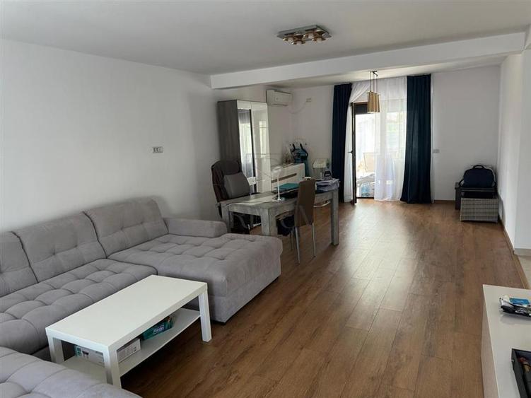 Duplex superb - mobilat - utilat - toate utilitatile - carport.