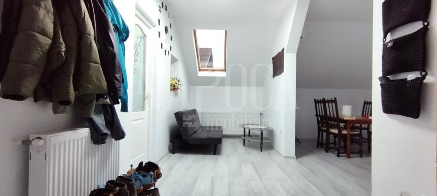 Casa 6 camere de vanzare in Floresti