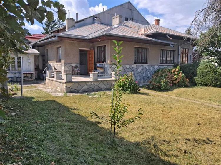 Casa 2 camere, teren 303 mp, Campina