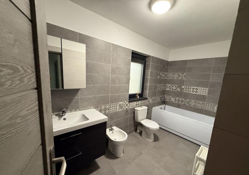 Casă cu 4 camere Central Valea Lupului