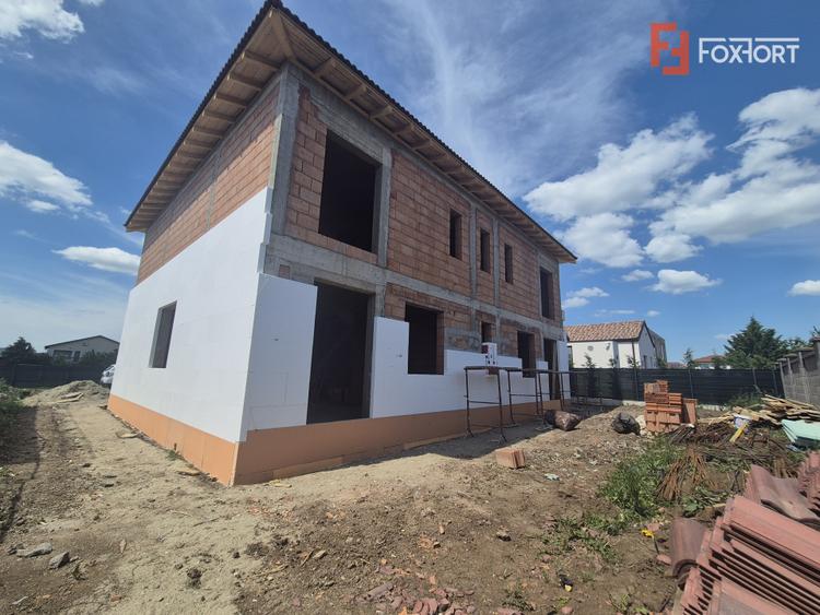 Duplex cu 4 camere de vanzare in localitatea Dumbravita