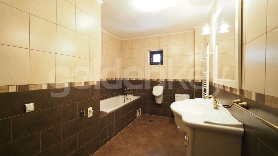 Vila spatioasa cu 6 camere | 500mp teren