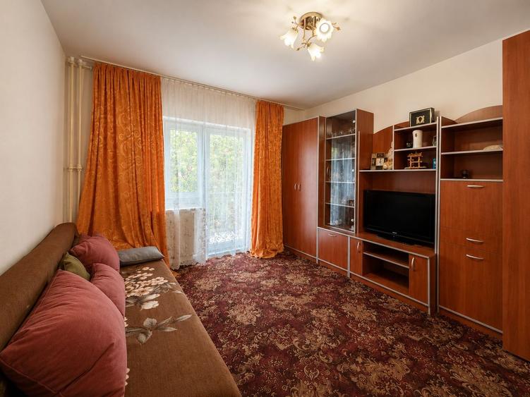 Apartament 3 camere decomandat, zona Alfa, etaj 1, două băi