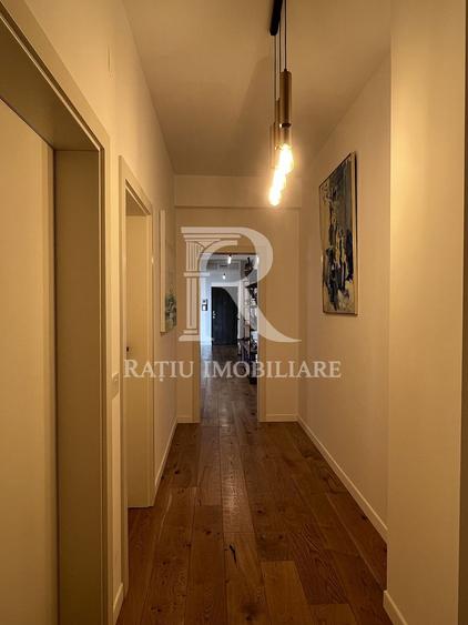 Penthouse cu Design Eclectic | Central | Panoramă Unică | Oradea
