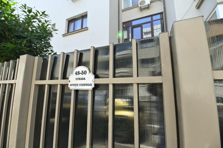 Calea Victoriei.Ideal compartimentare resedinta.Pret cerere 375000,inclus garaj