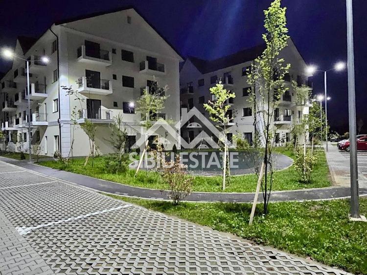 Apartament modern 2 camere balcon 8 mp etaje superioare zona Brana