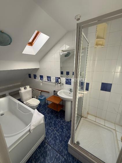 Apartament pe 2 etaje, cu terasă și garaj, vedere la grădini de lux