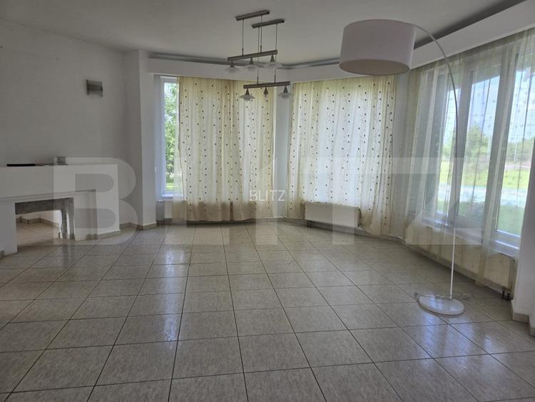 Casa  cu piscina ,7 camere, 447 mp - teren 1535mp, Vetis - 2