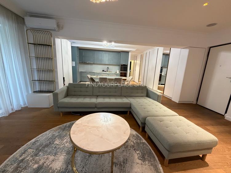 Apartament în Arcadia Domenii,230mp curte,3 parcări incluse