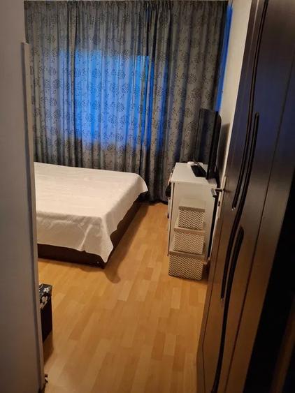Apartament de 2 camere decomandat, etaj 2/4, zona Dacia